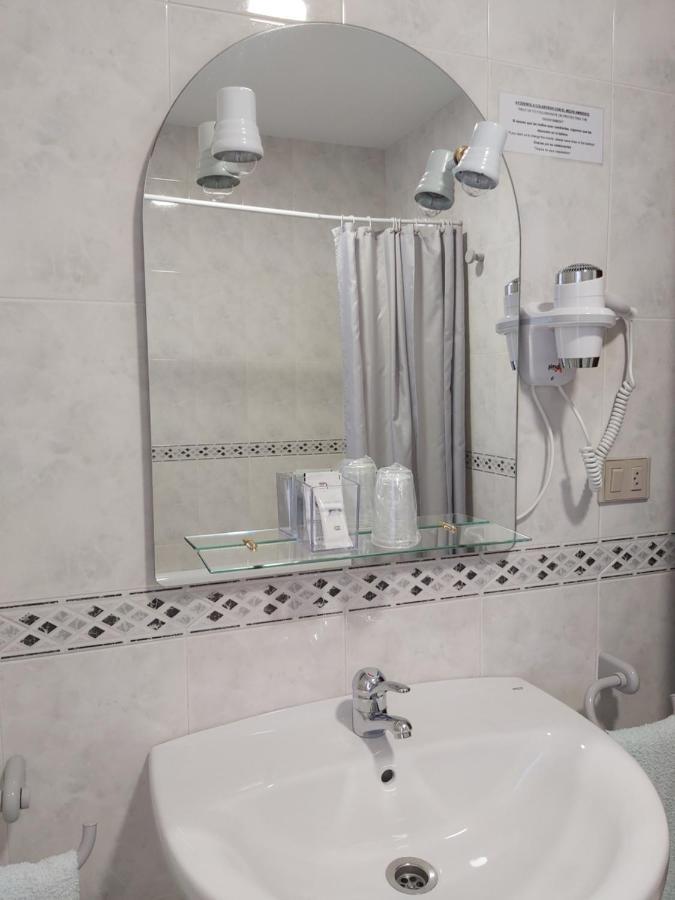 Hostal O Forno Porto do Barqueiro Chambre photo