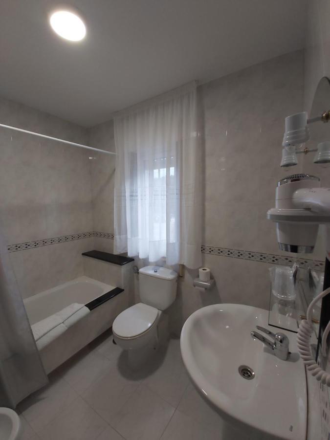 Hostal O Forno Porto do Barqueiro Chambre photo